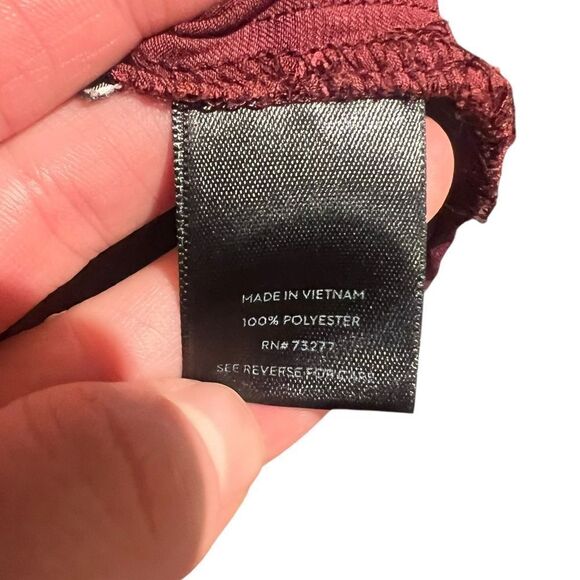 3 for $30! Simply Vera Wang maroon blouse - Picture 4 of 10